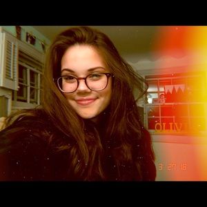 Meet your Posher, Olivia